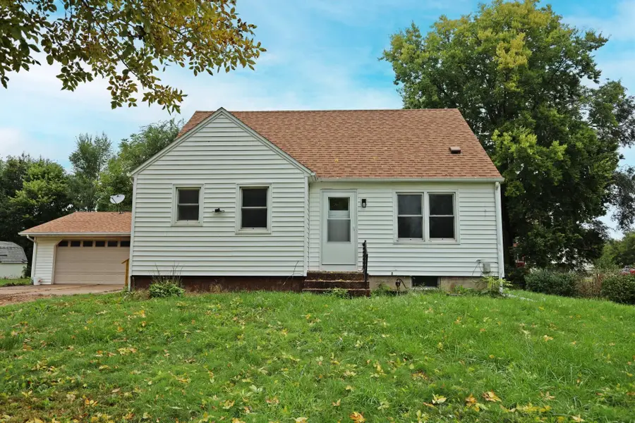 1015 4th Avenue S, Estherville, IA 51334 - #2