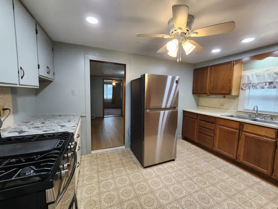 502 E Kent Street, Graettinger, IA 51342 - #2