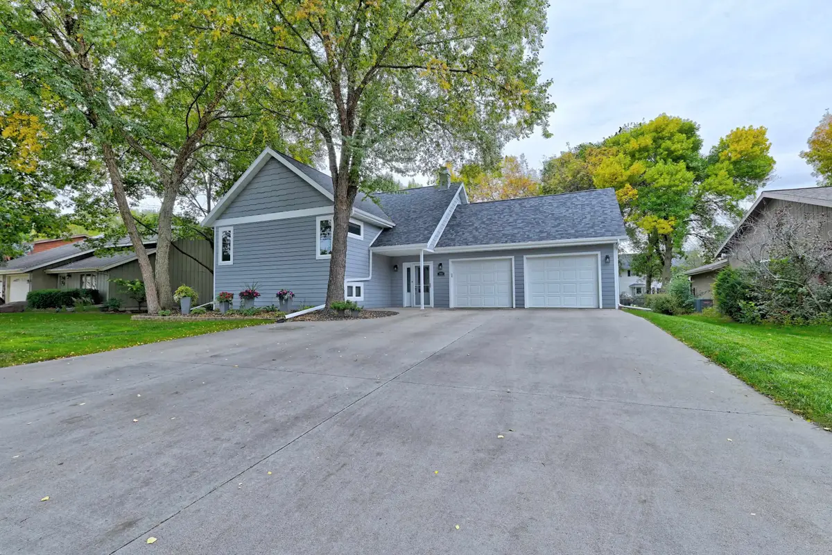 901 27th Street, Spirit Lake, IA 51360 - #1