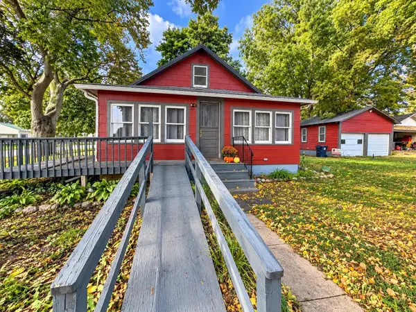 900 A Avenue, Armstrong, IA 50514