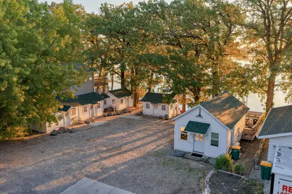 553 Hill Ave, Spirit Lake, IA 51360