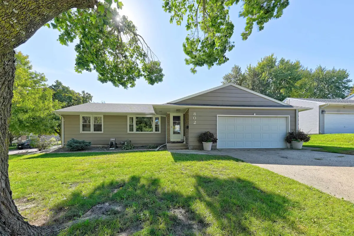 802 W 6th Avenue N, Estherville, IA 51334 - #1