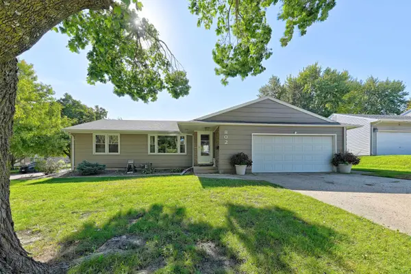 802 W 6th Avenue N, Estherville, IA 51334