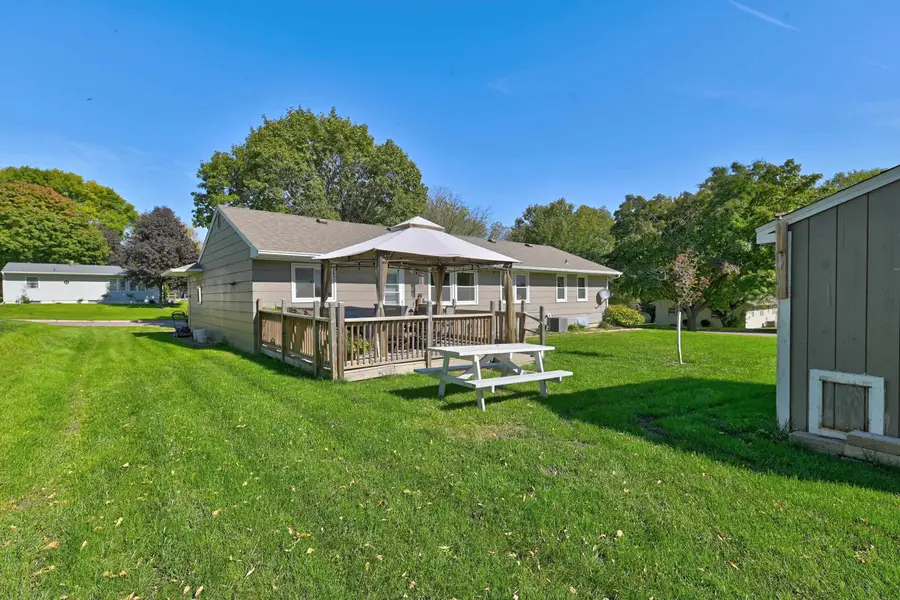802 W 6th Avenue N, Estherville, IA 51334 - #3