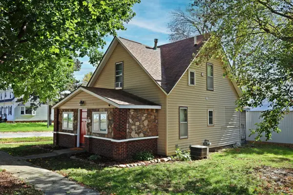 411 2nd Avenue, Armstrong, IA 50514