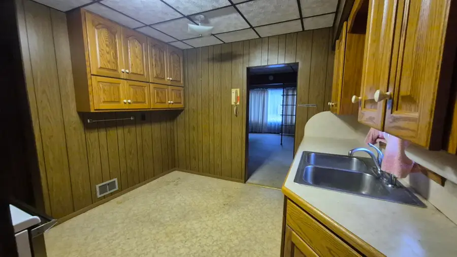 1219 1st Avenue S, Estherville, IA 51334 - #3