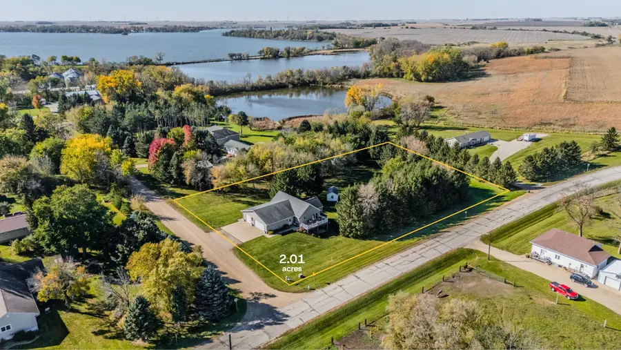 205 W 4th St, Lake Park, IA 51347 - #2