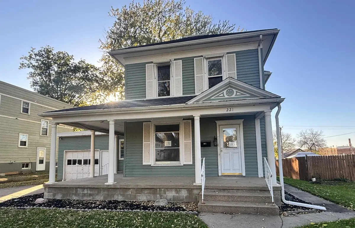 221 2nd Avenue Se, Le Mars, IA 51031 - #1