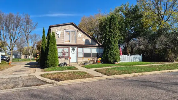 1215 5th Avenue N, Estherville, IA 51334