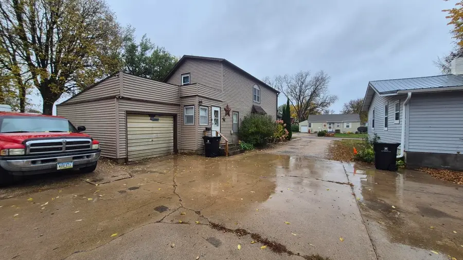 1215 5th Avenue N, Estherville, IA 51334 - #3