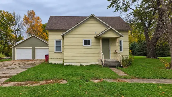 32 3rd Avenue, Melvin, IA 51350