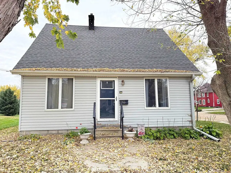 508 Superior Street, Emmetsburg, IA 50536 - #3