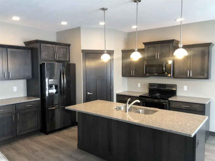 405 Golden Lane, Cedar Falls, IA 50613 - Image #2