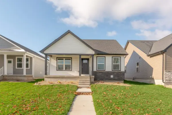 119 Axlewood Drive, Waterloo, IA 50701
