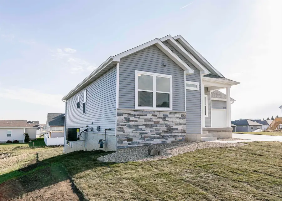 1219 Stone Lane, Waverly, IA 50677 - Image #3