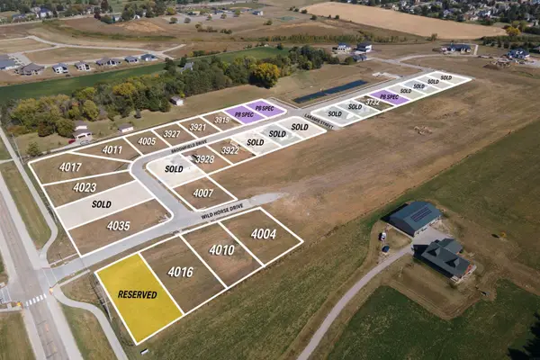 4004 Wild Horse Drive, Cedar Falls, IA 50613