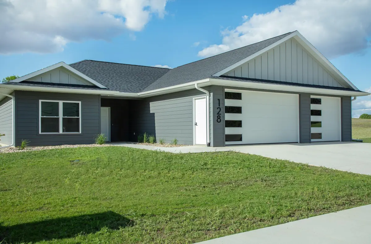 128 Red Fox Trail, Waverly, IA 50677 - #1