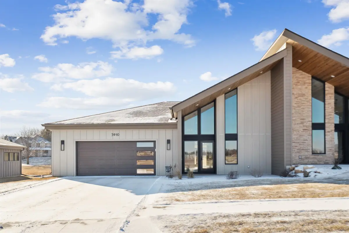 3910 Keagles Crossing, Cedar Falls, IA 50613 - Image #1