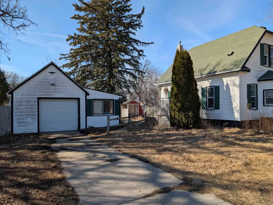 140 SW 4th Avenue, Oelwein, IA 50662 - Image #2