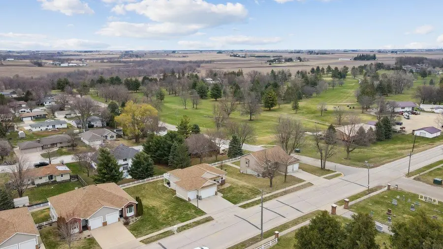 750 E Fayette Street, Denver, IA 50622 - Image #2