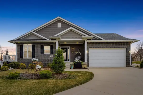 1021 Lake Ridge Drive, Cedar Falls, IA 50613