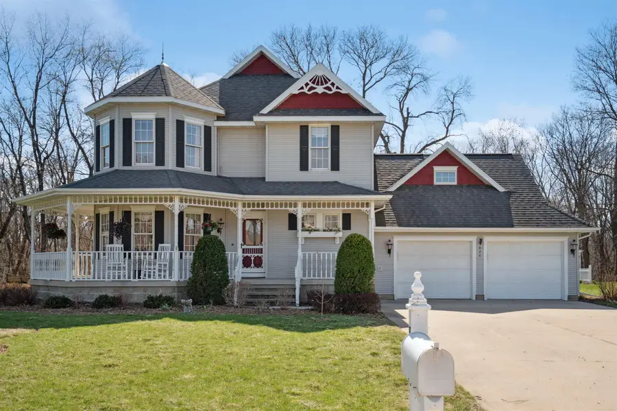 824 Tanglewood Dr., Manchester, IA 52057 - #2