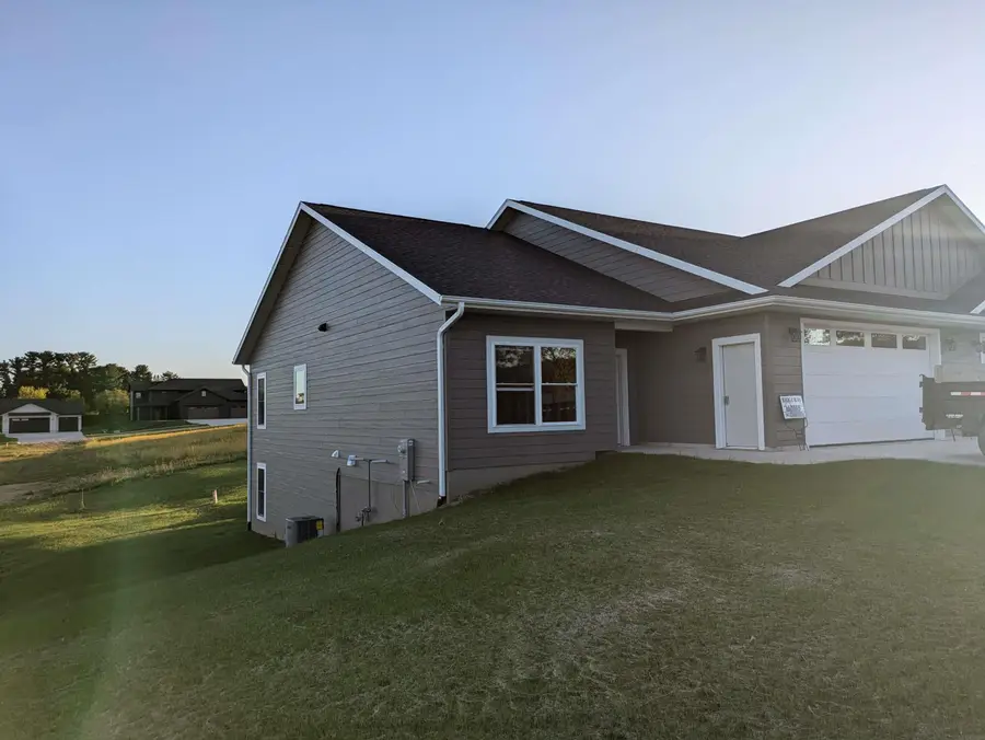 415 Highland Drive, Decorah, IA 52101 - Image #3