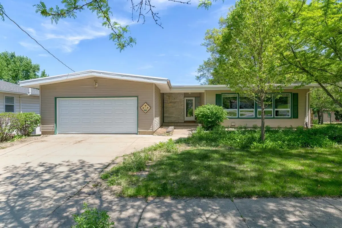 412 Dickens, Parkersburg, IA 50665 - Image #1