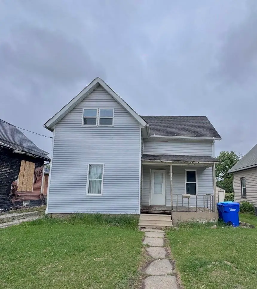 211 5th Ave Sw, Oelwein, IA 50662 - #1