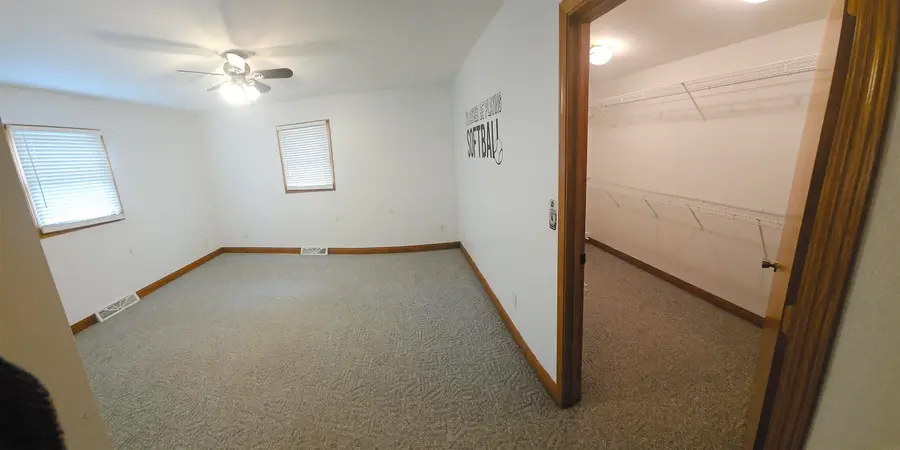 820 Sherman Avenue, Manchester, IA 52057 - Image #2