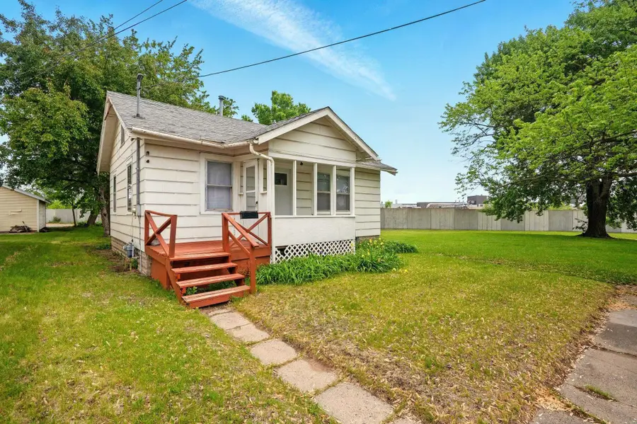 516 Upton Avenue, Waterloo, IA 50701 - Image #2
