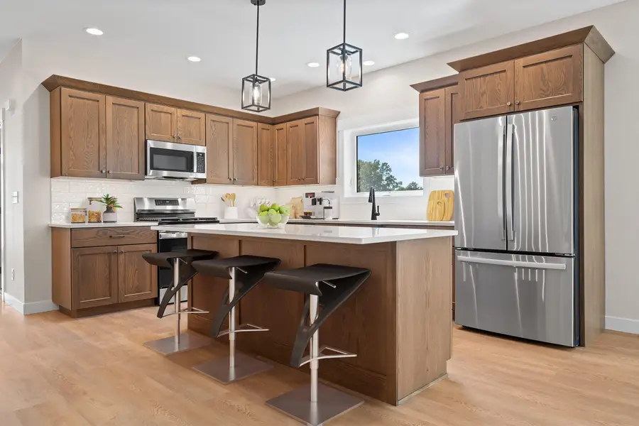 1019 NE 2nd Avenue, Waverly, IA 50677 - Image #2