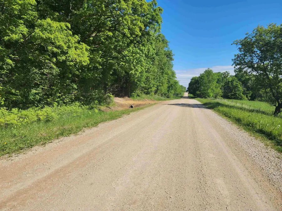 Address Withheld By Seller, Luana, IA 52156 - Image #2