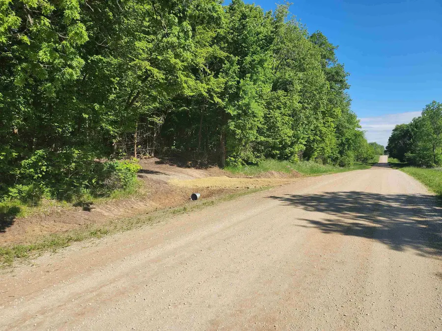 Address Withheld By Seller, Luana, IA 52156 - Image #3