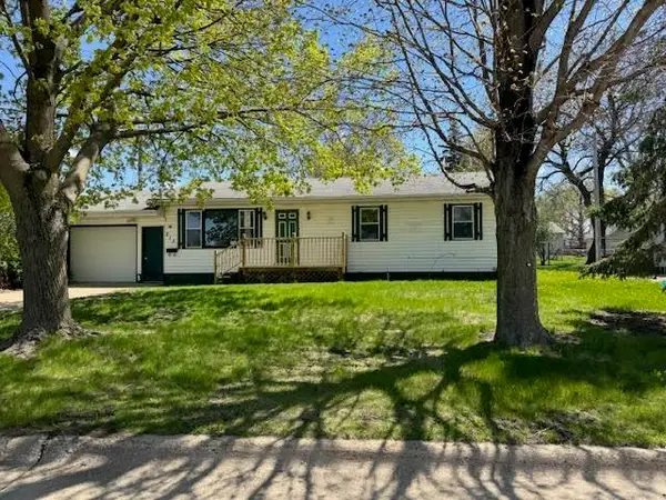 515 N Hartwell Avenue, New Hampton, IA 50659
