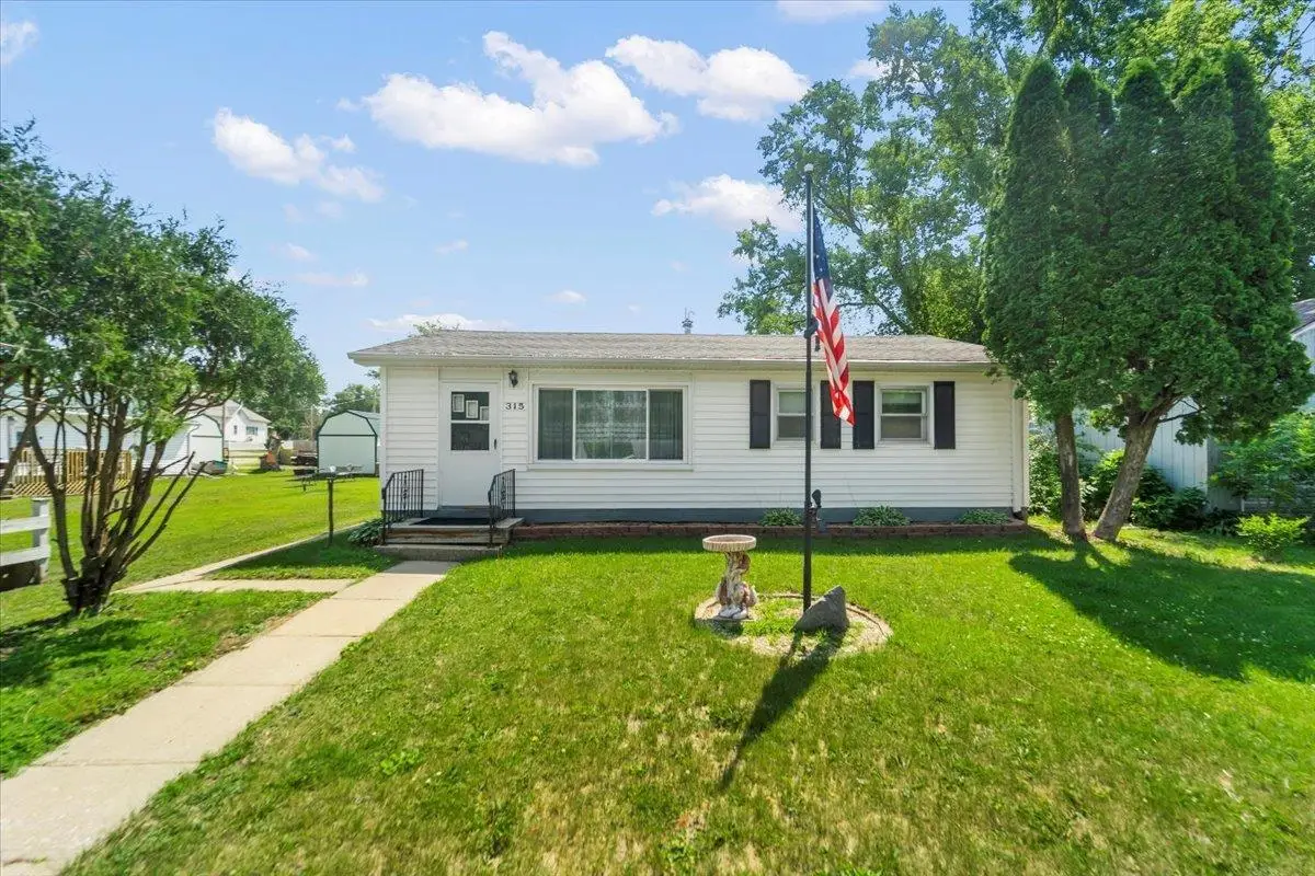 315 4th Ave Nw, Oelwein, IA 50662 - Image #1