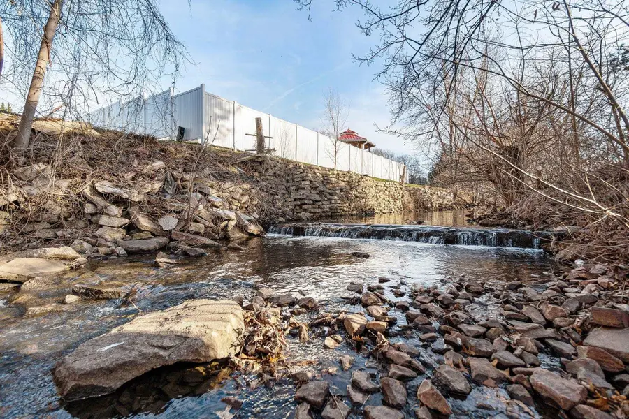 1002 E Ridgeway Avenue, Waterloo, IA 50702 - Image #2