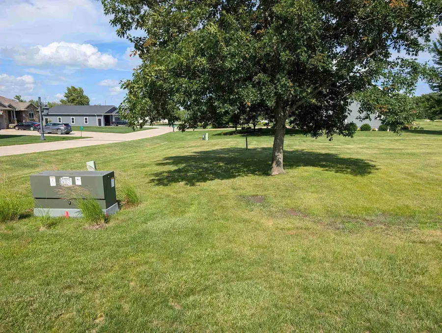 1771 Golf Course Boulevard #27, Independence, IA 50644 - Image #2