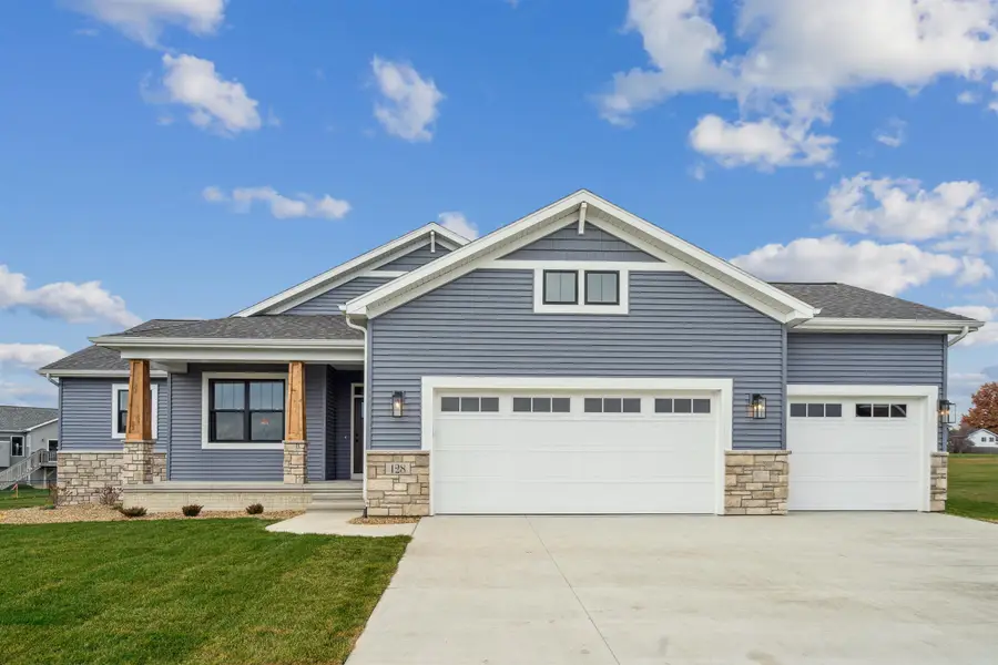 128 Goldcrest Court, Waterloo, IA 50701 - Image #2