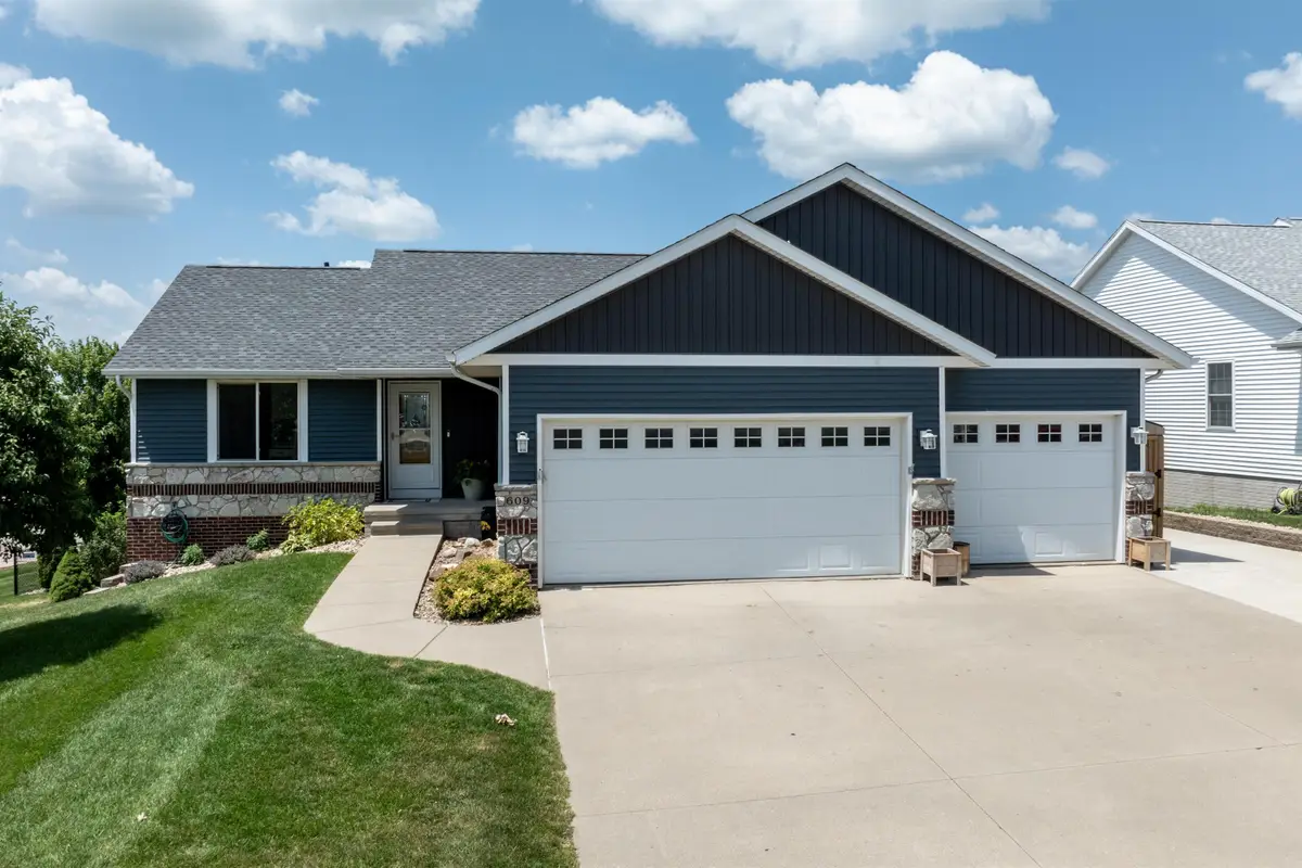 609 Endeavor Avenue, Urbana, IA 52345 - Image #1
