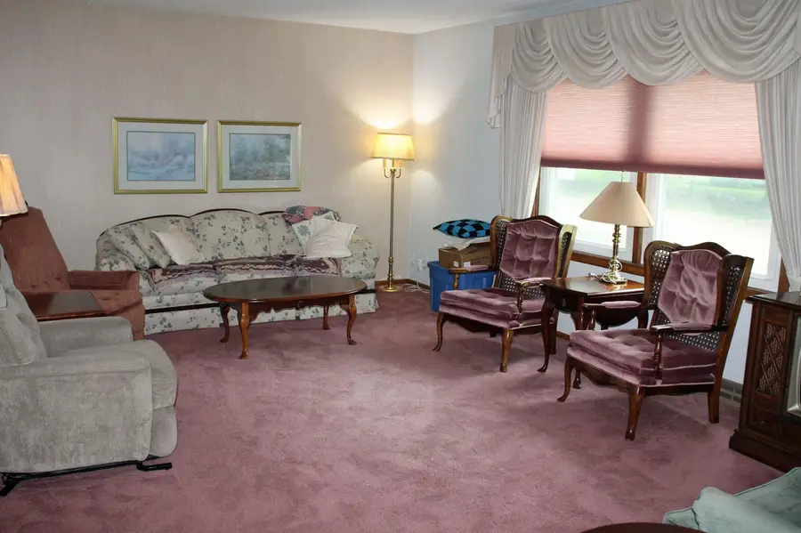 602 E Sunrise Street, New Hampton, IA 50659 - Image #2