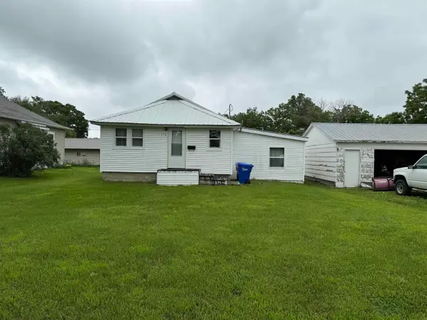 115 SW 10th Avenue, Oelwein, IA 50662