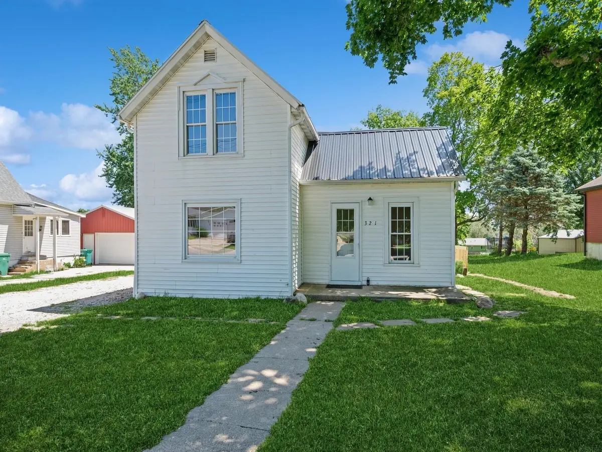 321 S 3rd Street, Coggon, IA 52218 - Image #1
