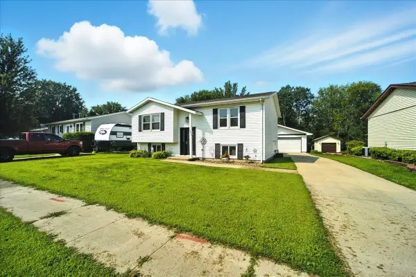 120 12th Ave Ne, Oelwein, IA 50662