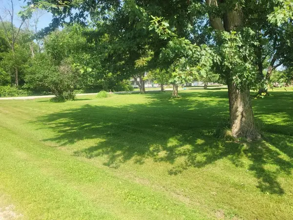 105 and 107 12th Ave Nw, Oelwein, IA 50662