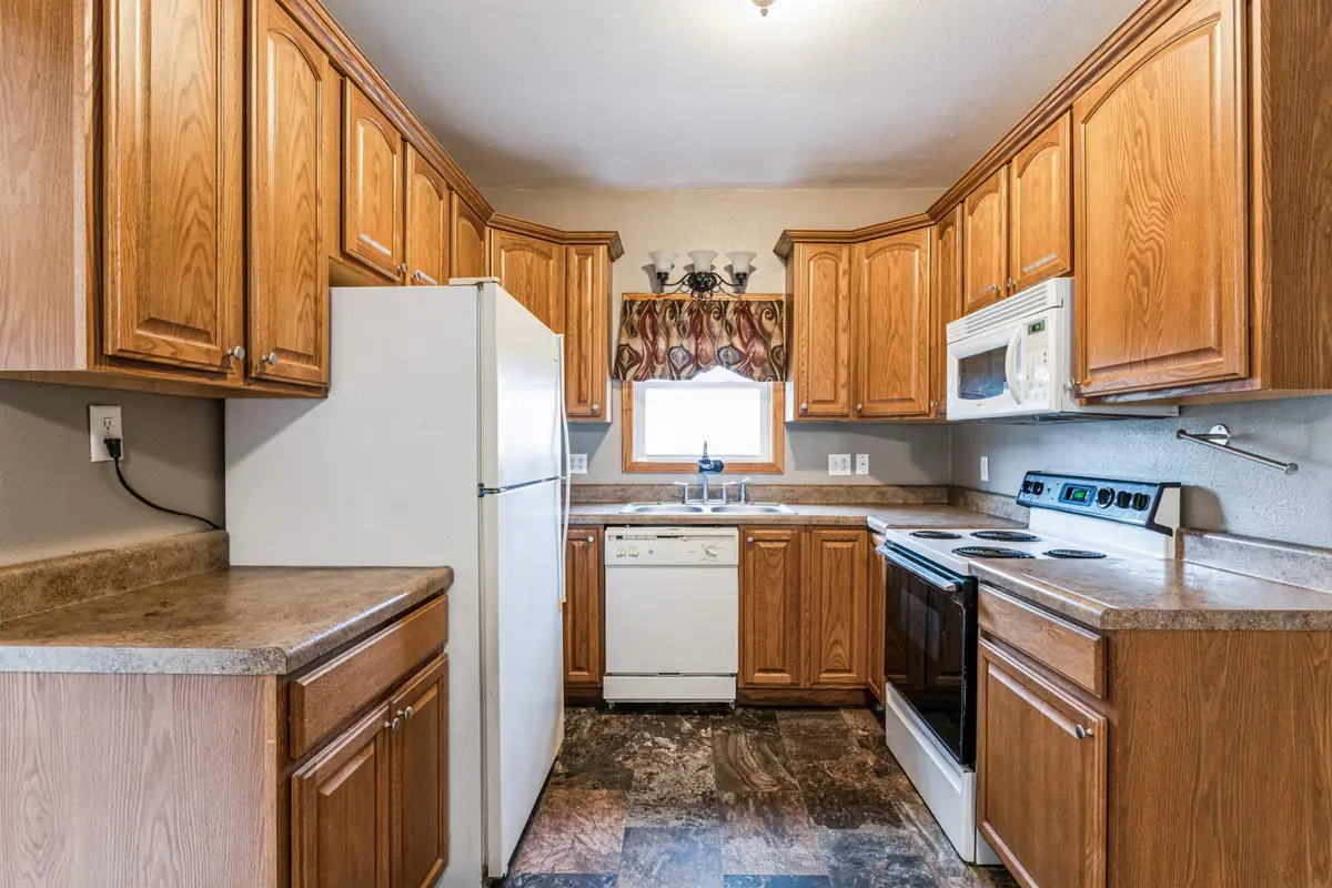 215 N 2nd Street, Coggon, IA 52218 - Image #1