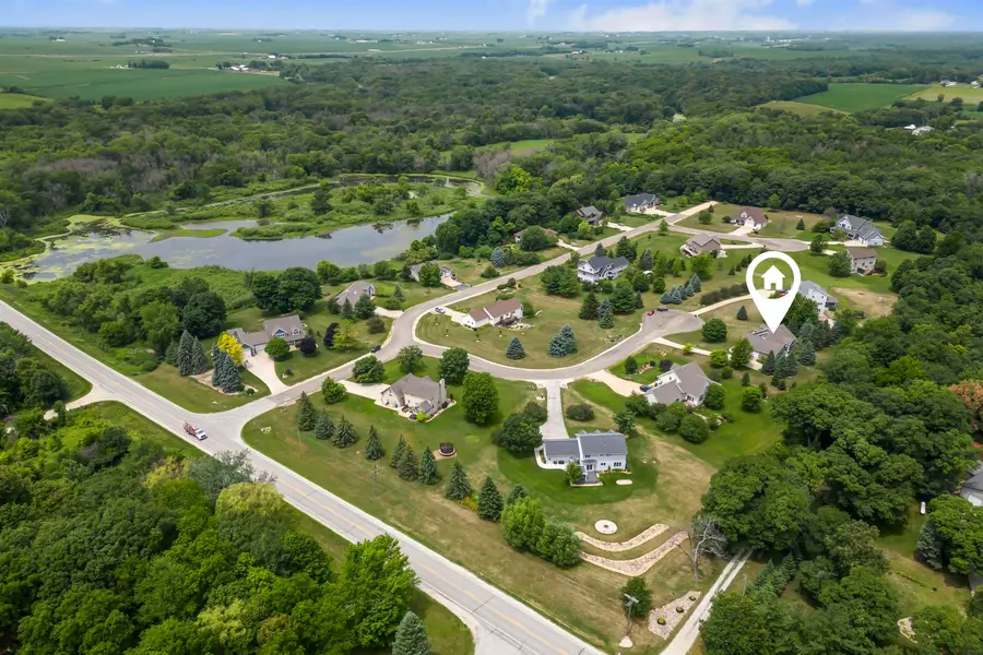 207 Sandcastle Lane, Waverly, IA 50677 - Image #2