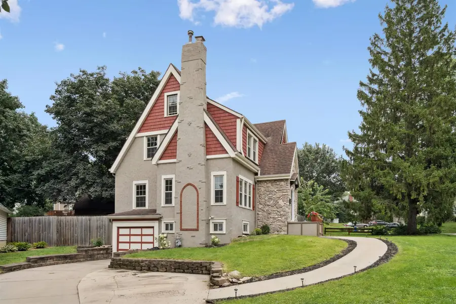 215 Frederic Avenue, Waterloo, IA 50701 - Image #2