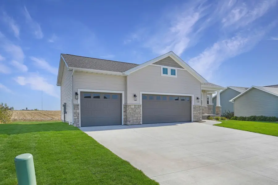 4615 Sonoma Drive, Cedar Falls, IA 50613 - Image #2
