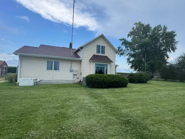 8138 Schenk Road, Waterloo, IA 50703